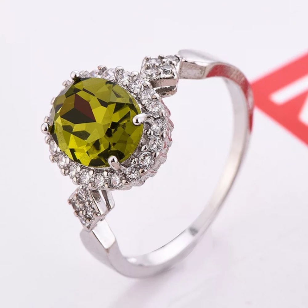 Oval Green Peridot S925 Silver Ring - Picture 4 of 4